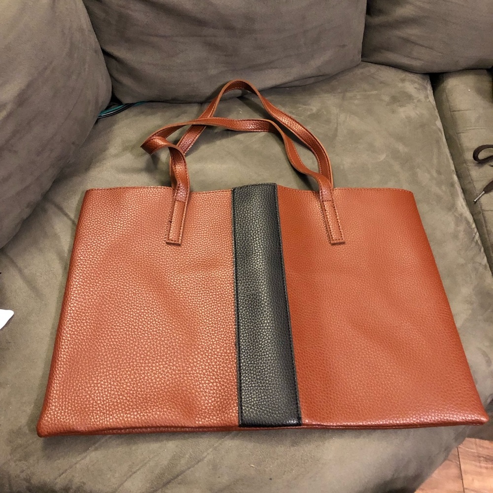 ❤️Vince Camuto Luck Leather Tote Purse